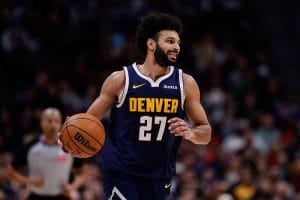Jamal Murray con el balón