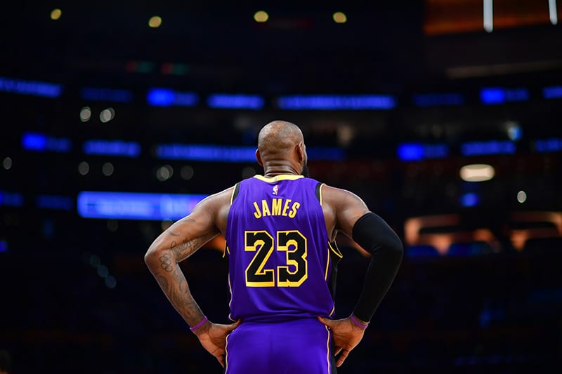 LeBron James en el Crypto Arena
