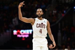 Mobley tras una canasta