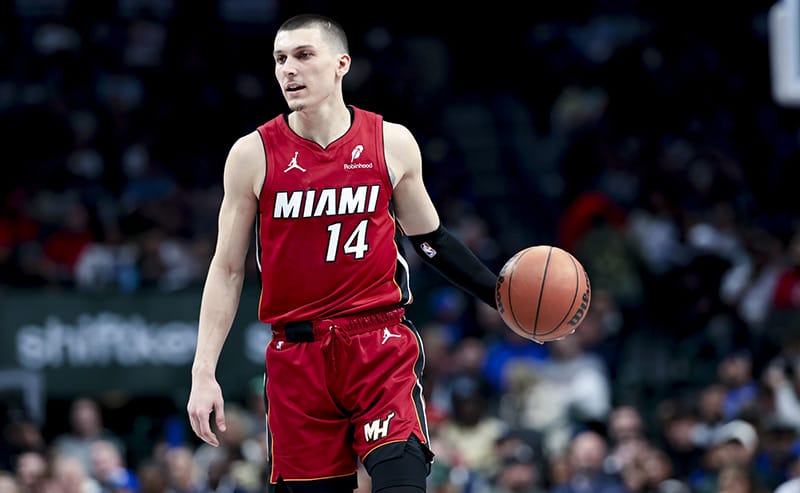 Tyler Herro organiza el ataque