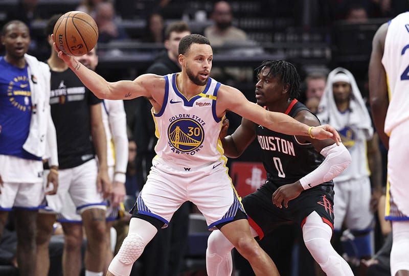 Curry en el último duelo entre Houston y Golden State