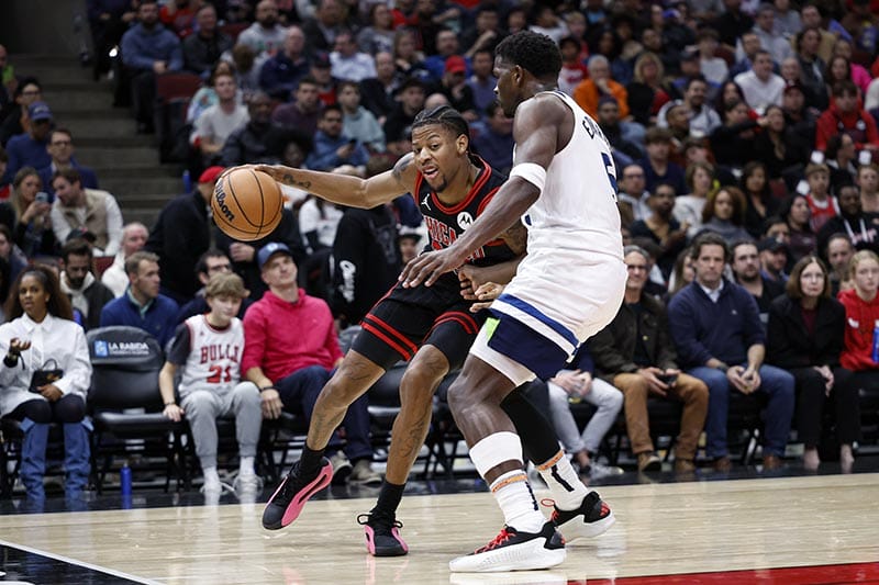Defensa de Anthony Edwards