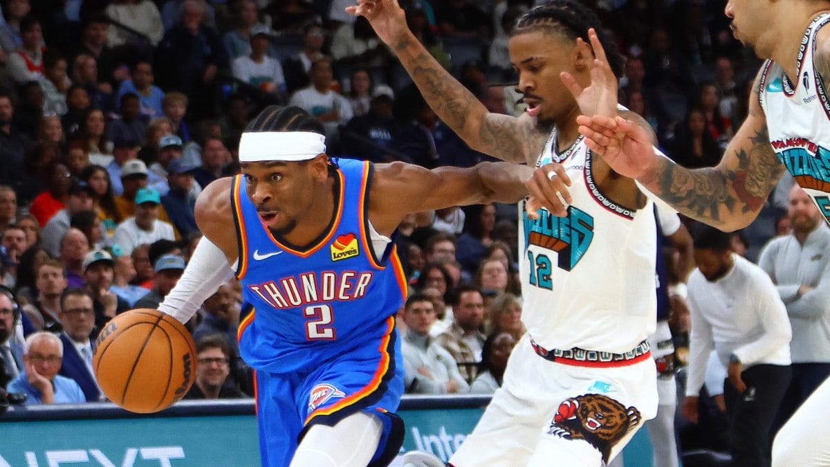 Shai Gilgeous-Alexander trata de superar a Ja Morant en un Grizzlies vs Thunder