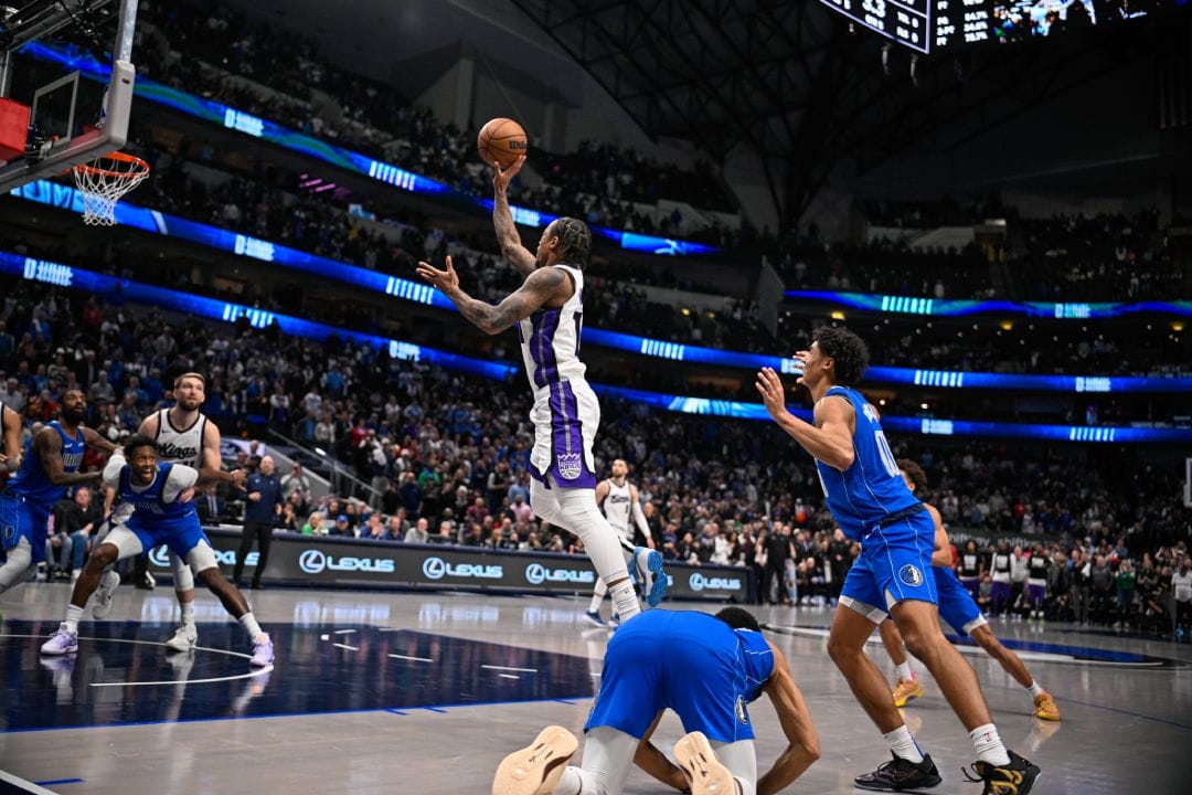 DeMar DeRozan anota el game-winner del último Mavericks vs Kings