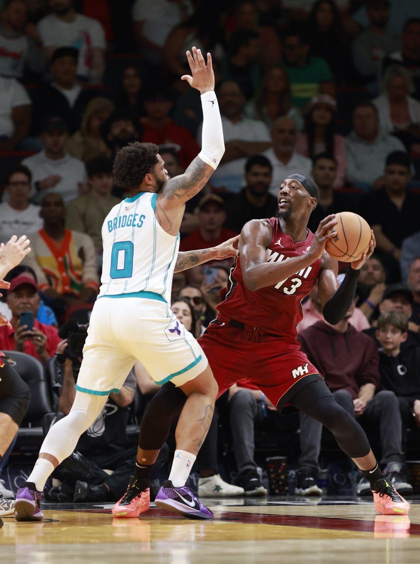 Adebayo ante Miles Bridges