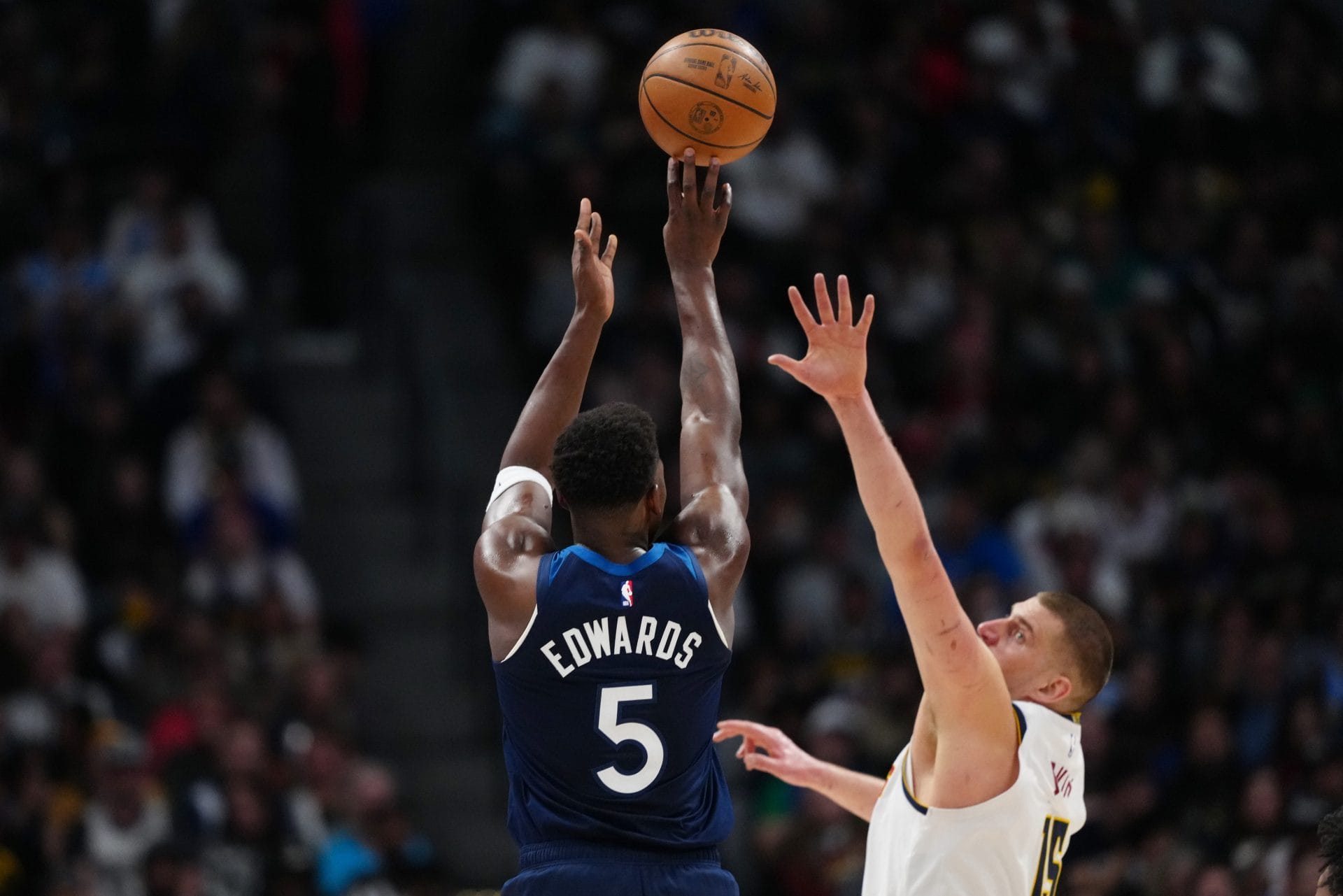 Edwards anota para los Timberwolves