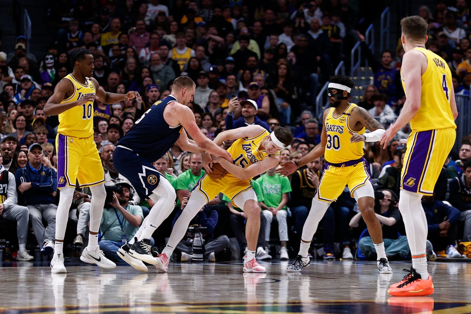 Lakers vs Nuggets