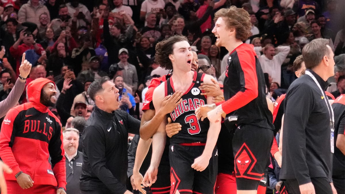 Josh Giddey celebra el triunfo de los Bulls ante los Lakers