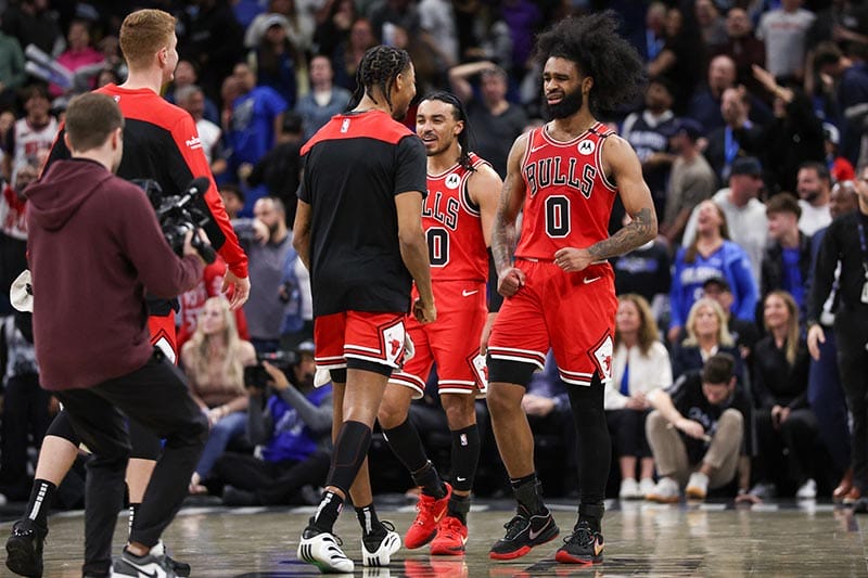 Coby White celebra el triunfo