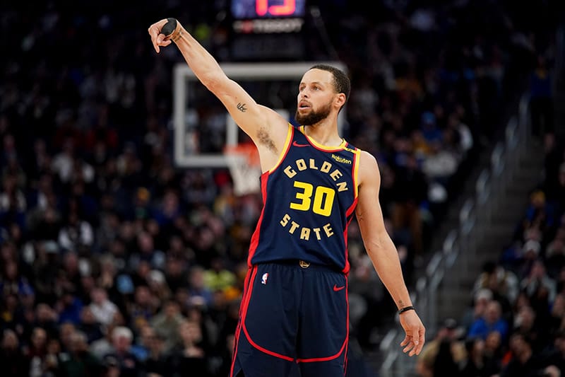 Stephen Curry tras un triple