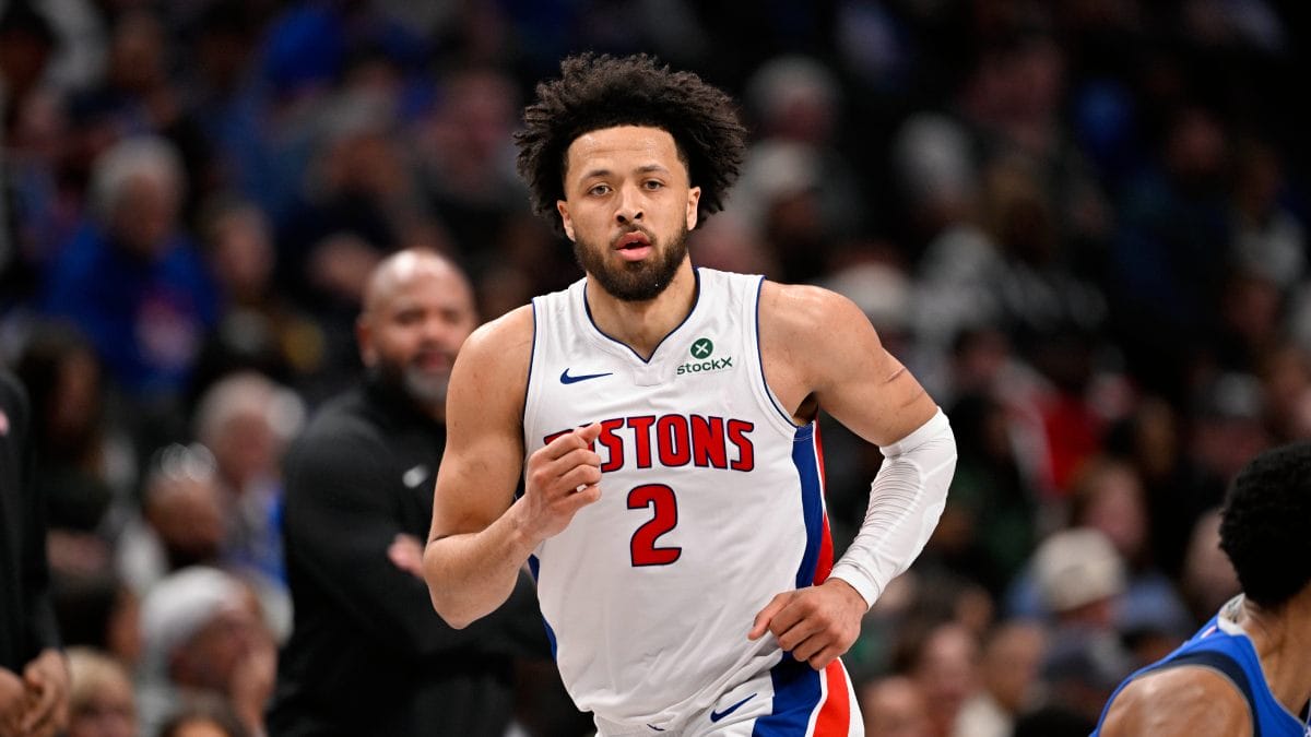 Cade Cunningham ante la mirada de JB Bickerstaff