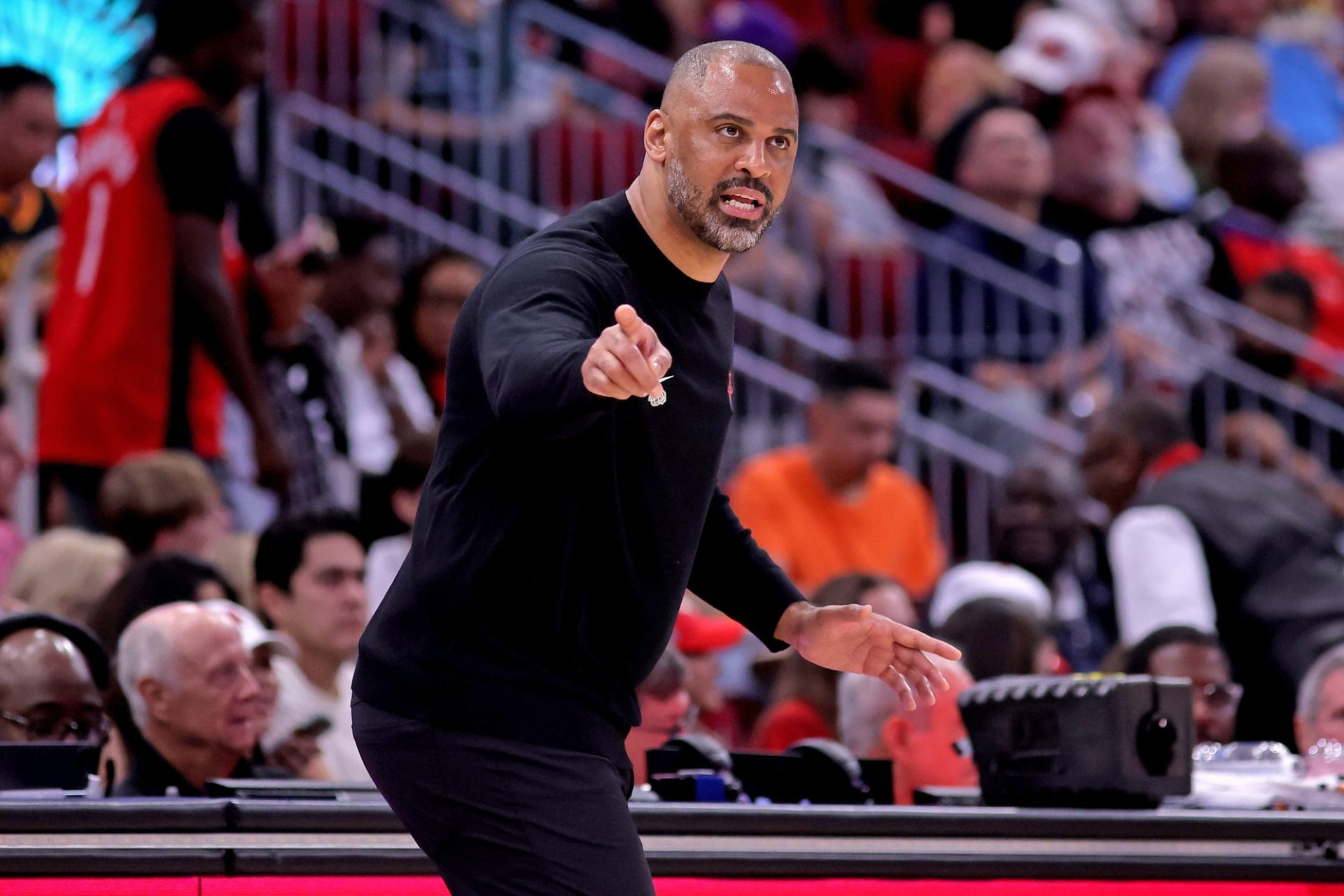 Ime Udoka, entrenador de los Houston Rockets