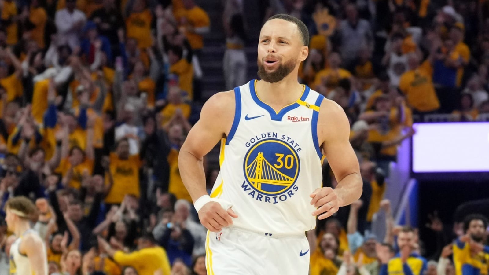 Stephen Curry celebra una canasta contra Houston Rockets.