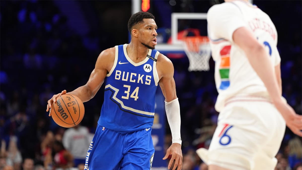 Giannis organiza el ataque de los Bucks