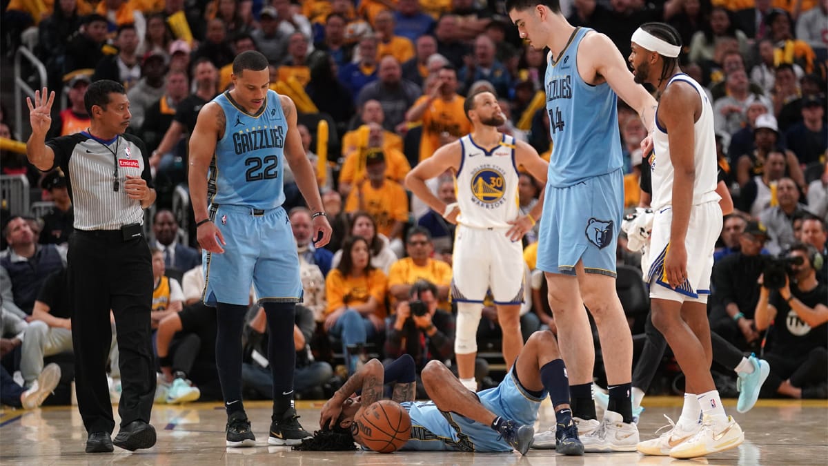 Ja Morant en el momento de su lesión