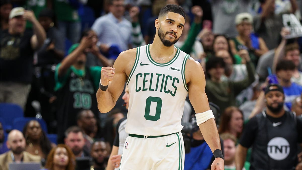Jayson Tatum celebra la victoria de los Celtics ante los Magic