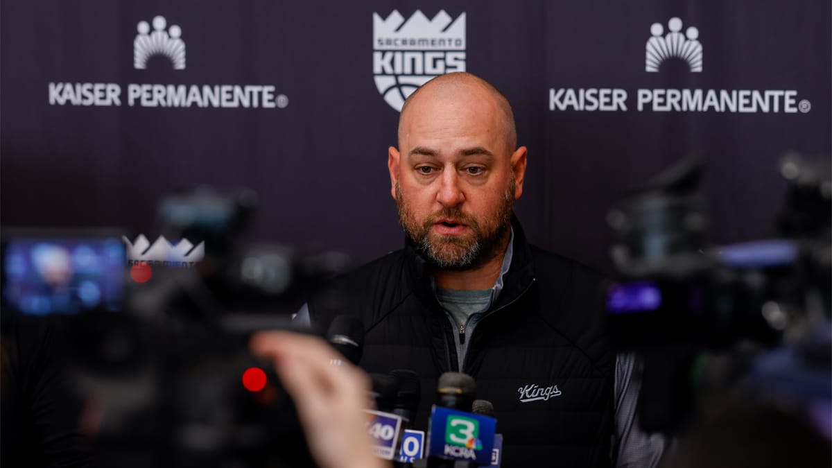 Monte McNair en una intervención como general manager de los Kings