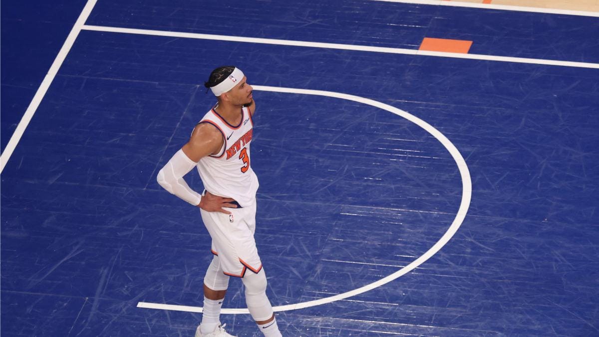 Josh Hart mira al horizonte.