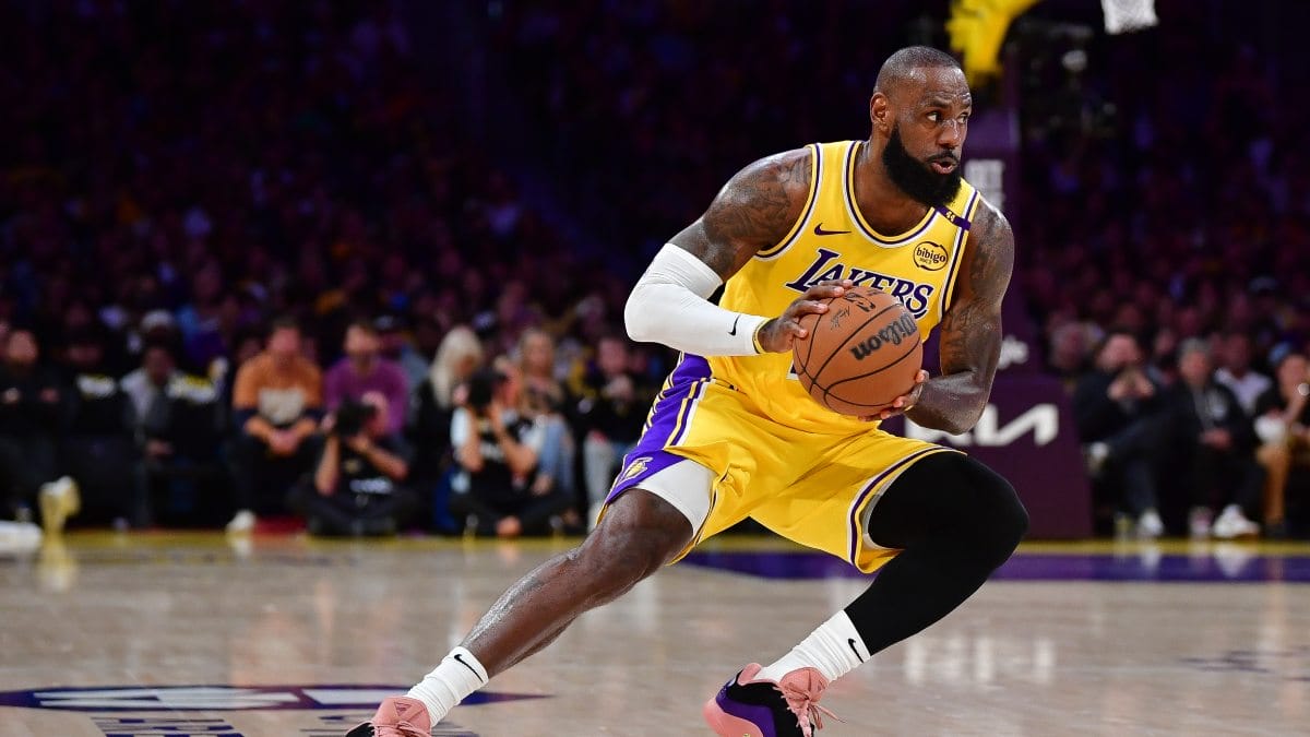 LeBron James durante el Game 5 ante los Timberwolves.