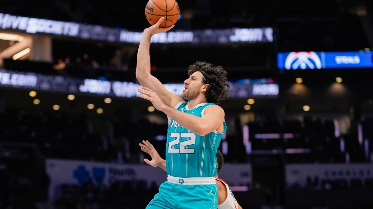 Vasiljie Micic durante su último partido en Charlotte.