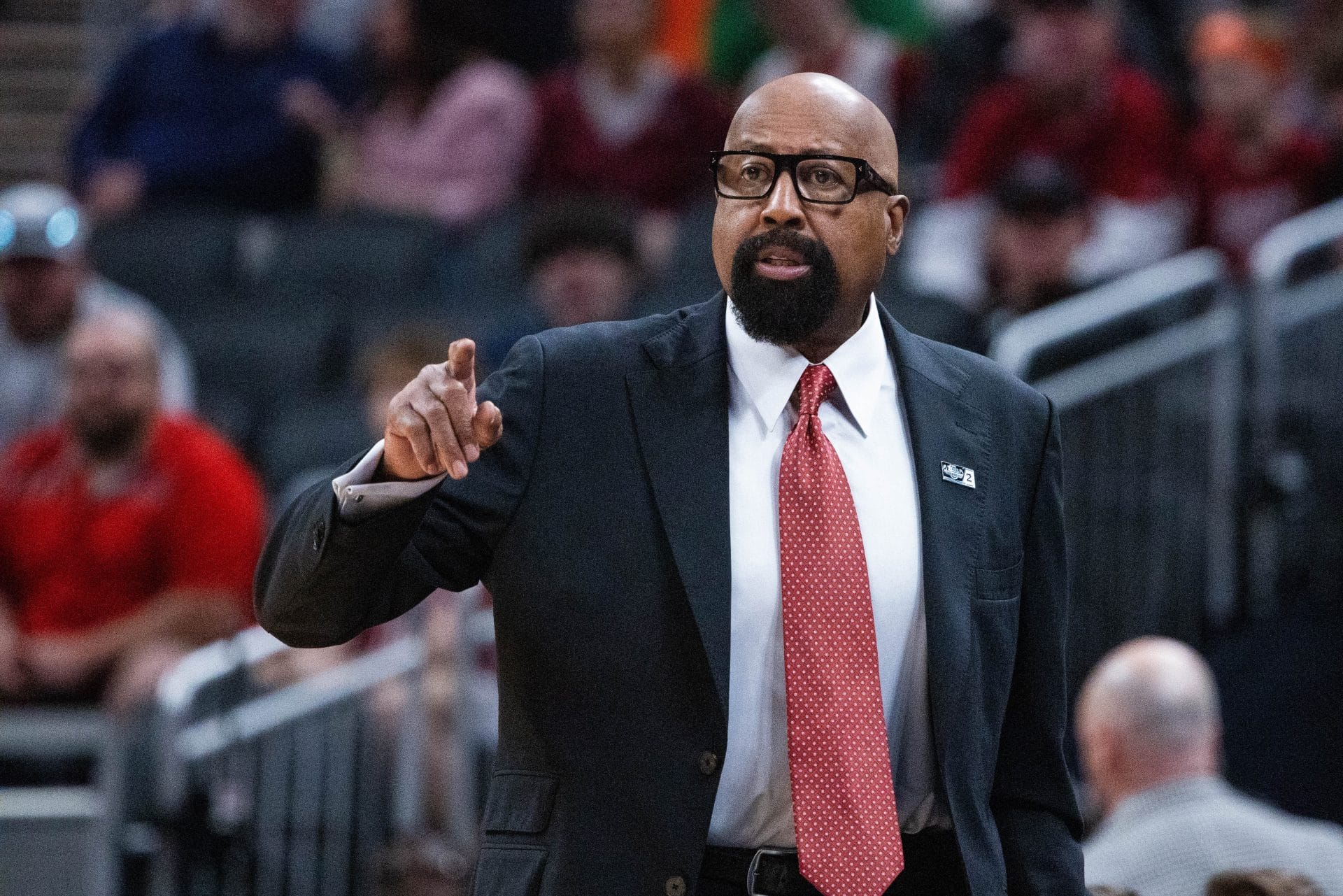 Mike Woodson dirige un partido