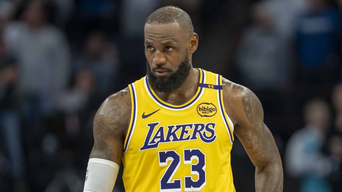 LeBron James, durante un partido de playoffs ante los Timberwolves.