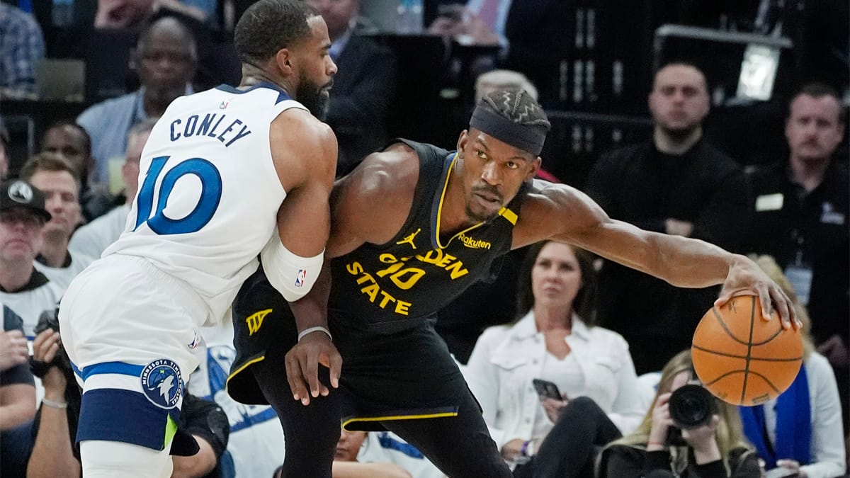 Jimmy Butler organiza el ataque de los Golden State Warriors