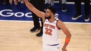 Towns lanza un triple ante los Pacers