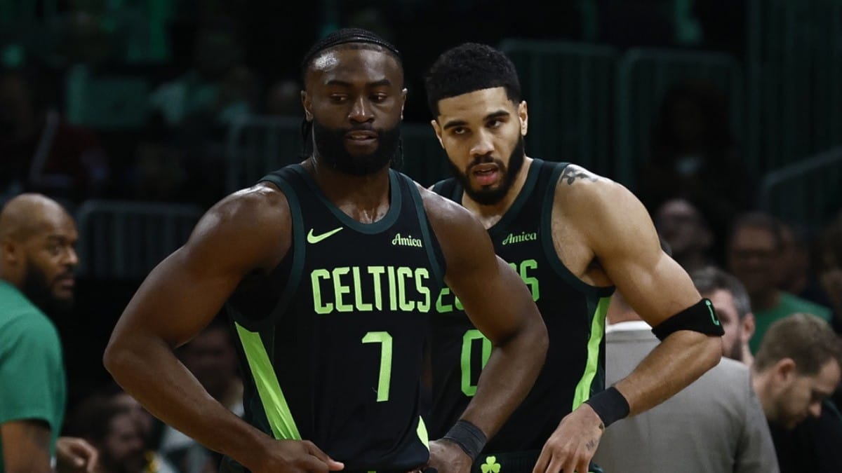 Jaylen Brown y Jayson Tatum, juntos durante un partido de los Boston Celtics.
