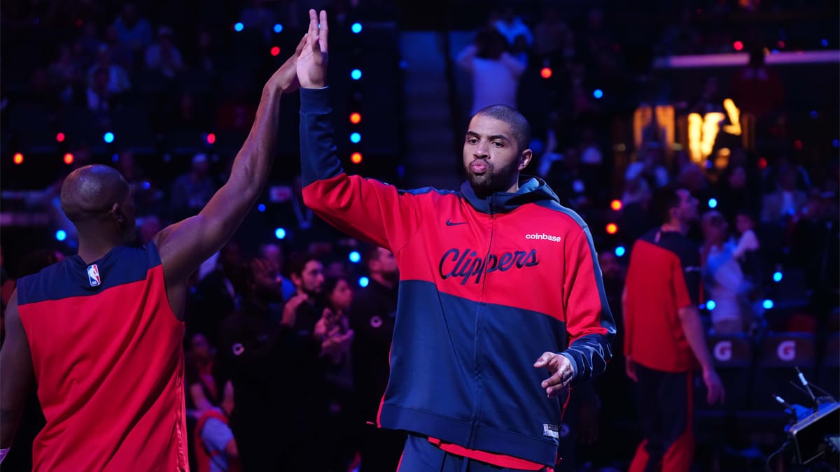 Nicolas Batum antes de iniciar un partido