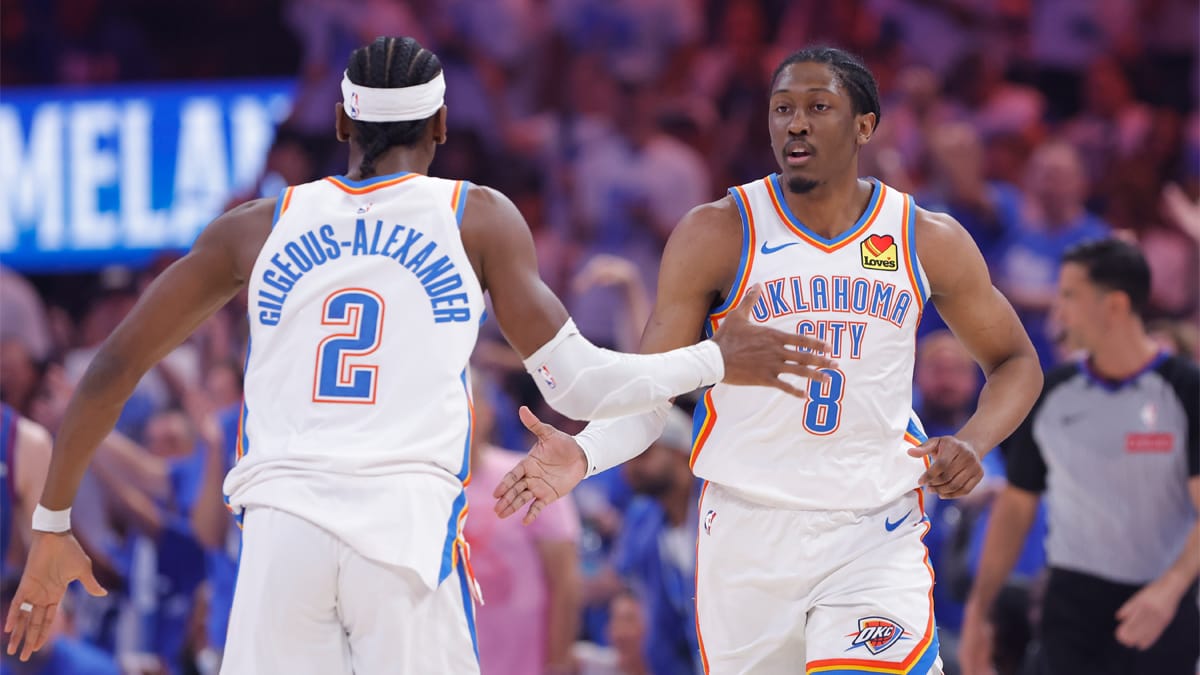 Shai y Jalen Williams celebran una acción de los Thunder