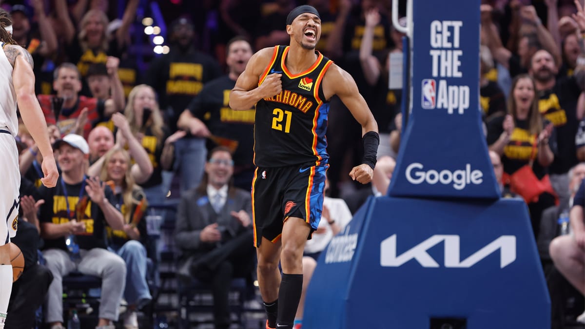 OKC celebra una canasta ante los Nuggets
