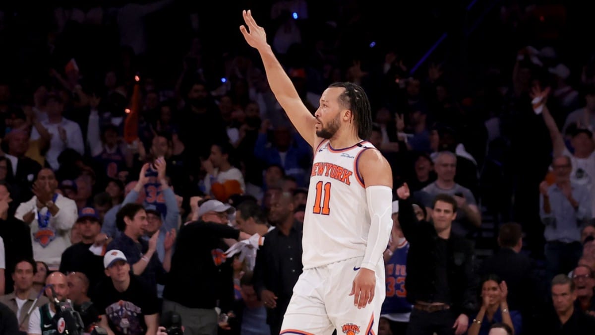 Jalen Brunson celebra durante el sexto partido ante los Celtics.