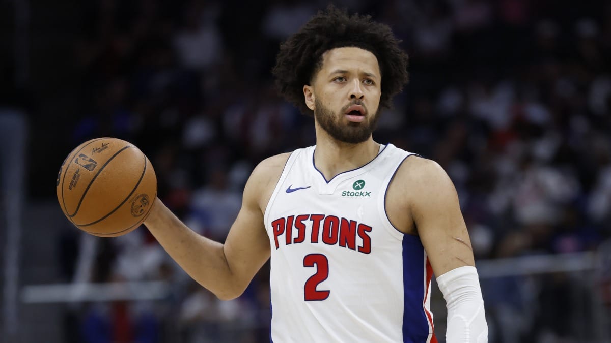 Cade Cunningham, disputando un partido con los Detroit Pistons.