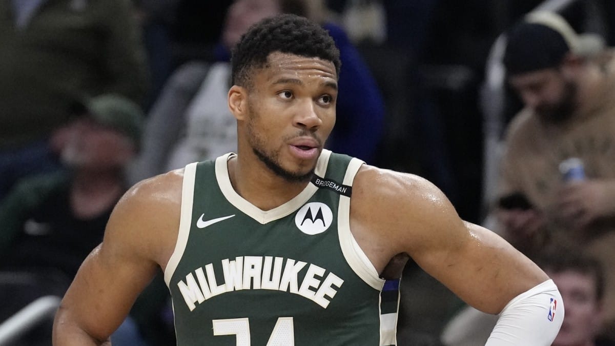 Giannis Antetokounmpo, durante un partido con los Milwaukee Bucks.
