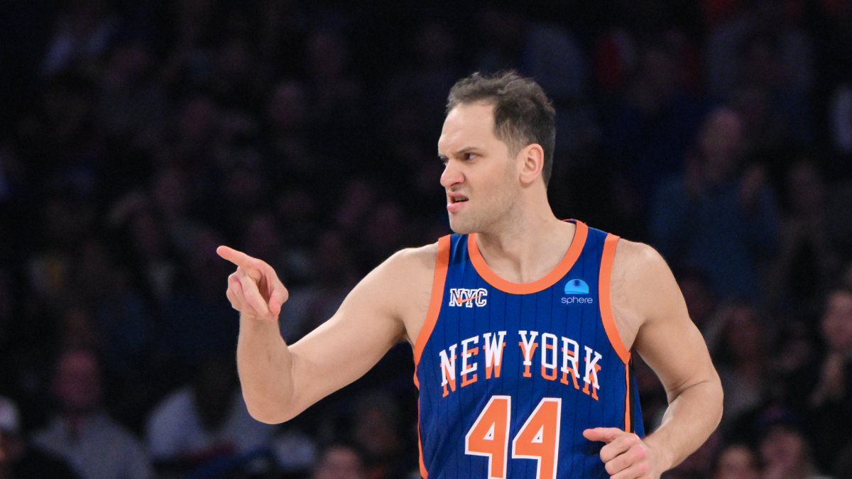 Bojan Bogdanovic celebra con los Knicks.