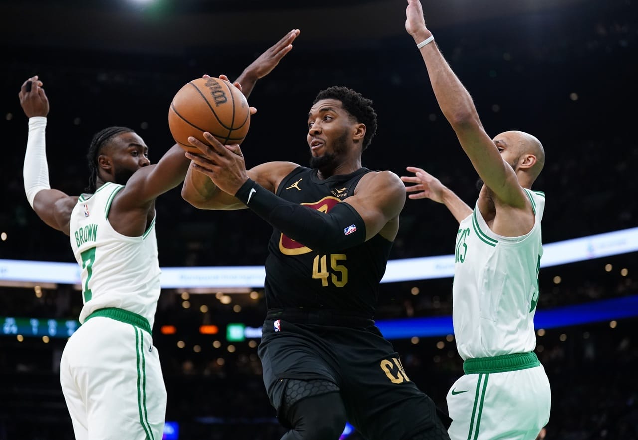 Boston escuchará ofertas por Jaylen Brown y Derrick White