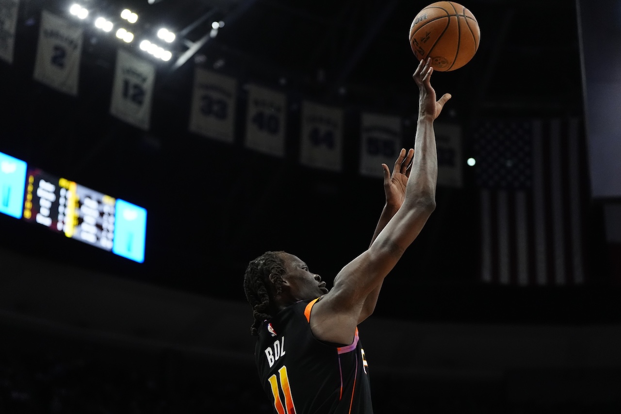 Los Suns no cuentan con Bol Bol