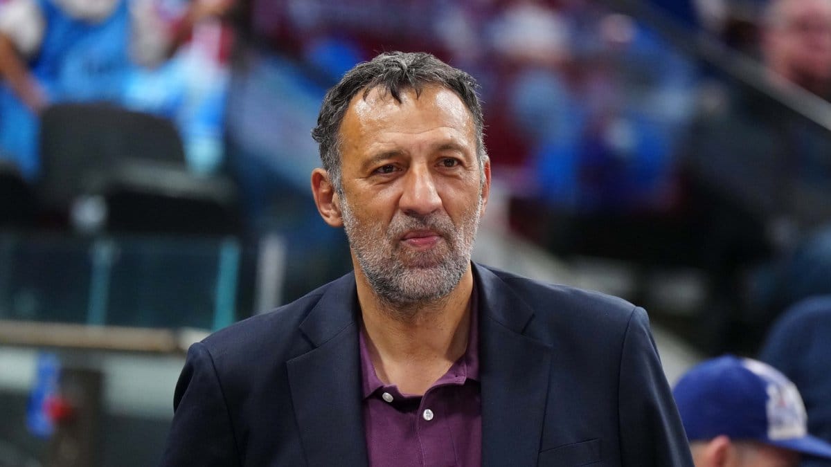 Vlade Divac en su última aparición por Sacramento.