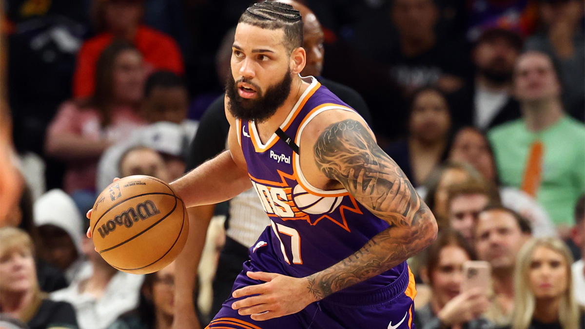 Cody Martin inicia el ataque de los Phoenix Suns