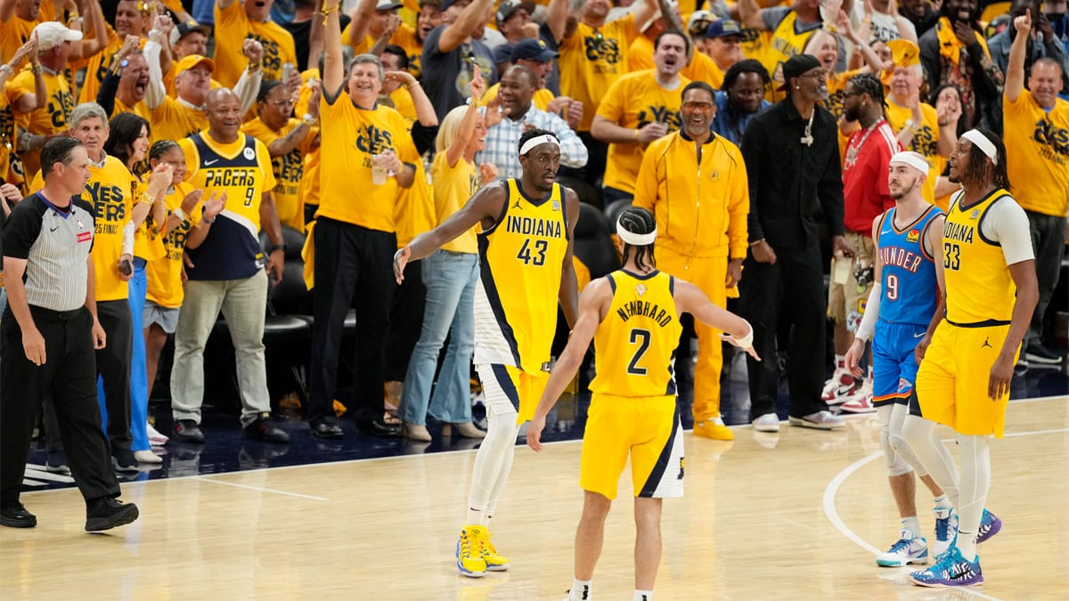 Los Pacers celebran una canasta en el Game 6 de las Finales