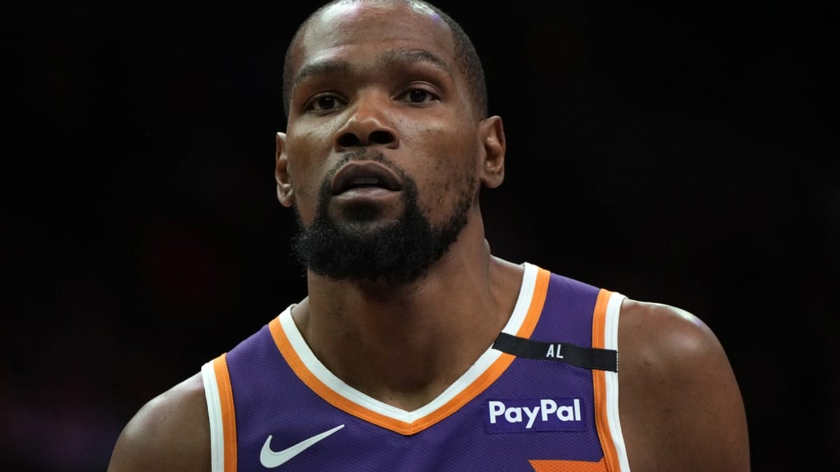 Kevin Durant, disputando un partido con los Phoenix Suns.