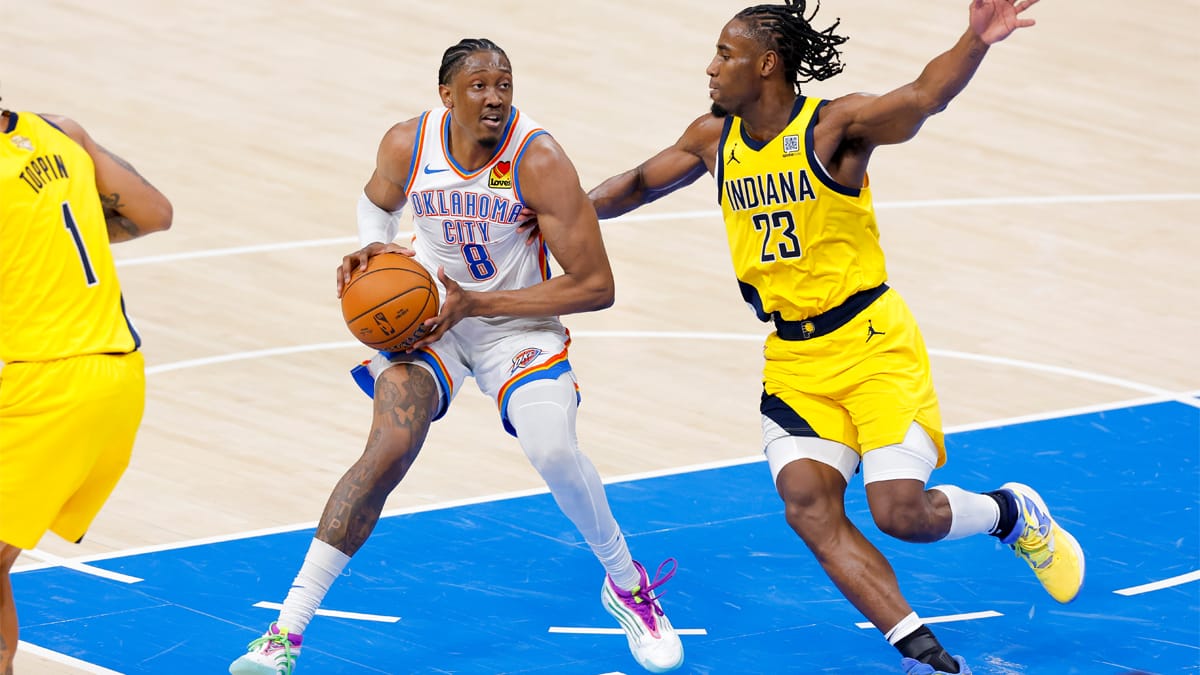 Jalen Williams es defendido por Nesmith