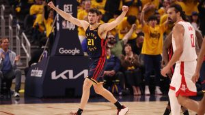 Quinten Post durante los playoffs con los Golden State Warriors