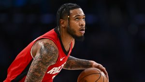 Cam Whitmore, disputando un partido con los Houston Rockets.