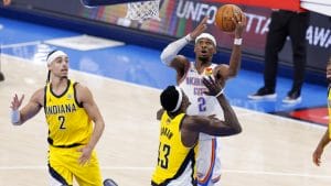 Shai Gilgeous-Alexander intenta anotar en el primer partido de las Finales entre Thunder y Pacers.