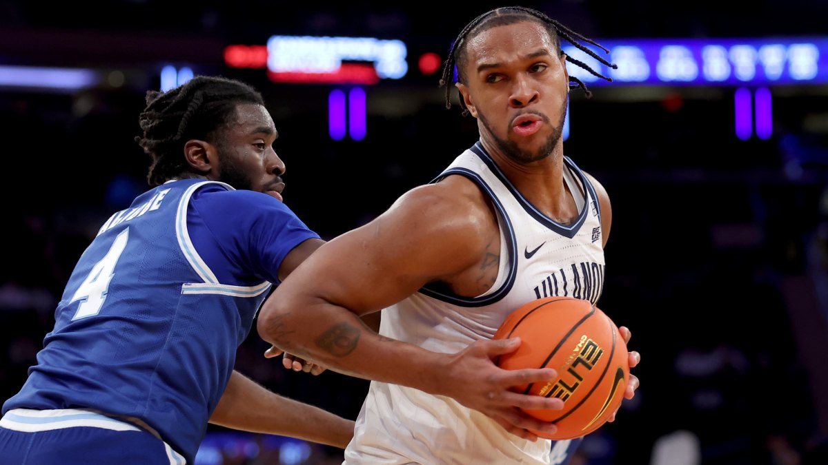 Eric Dixon, disputando un partido con Villanova.