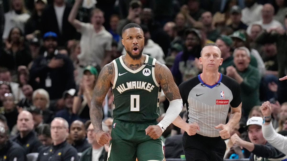 Damian Lillard celebra efusivamente con los Bucks.
