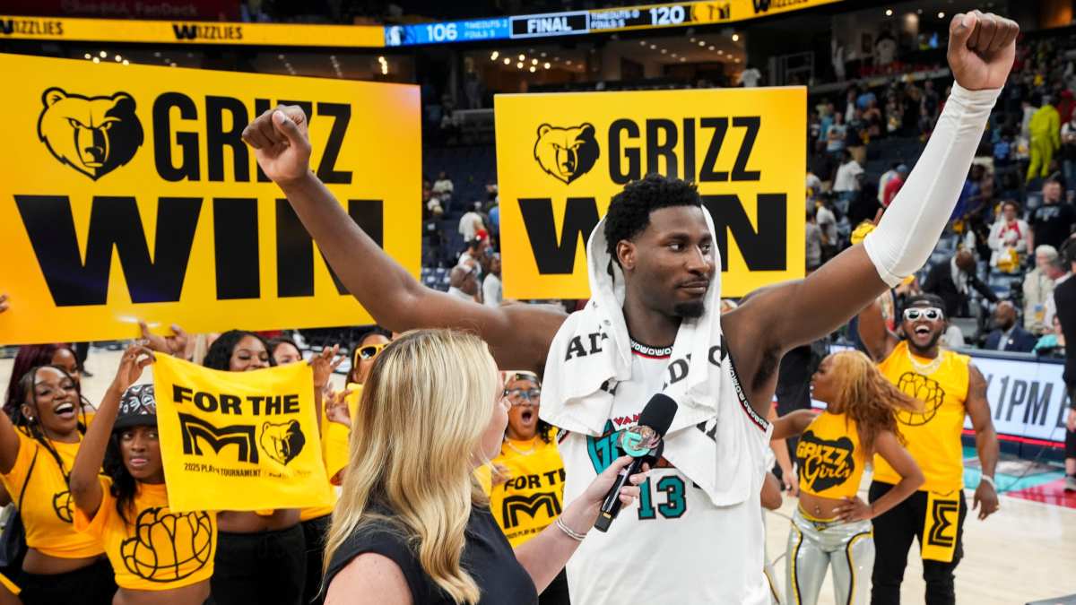 Jaren Jackson Jr. celebra una victoria con los Grizzlies