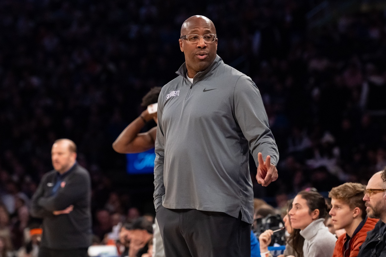 Mike Brown acepta la presión de dirigir a los Knicks